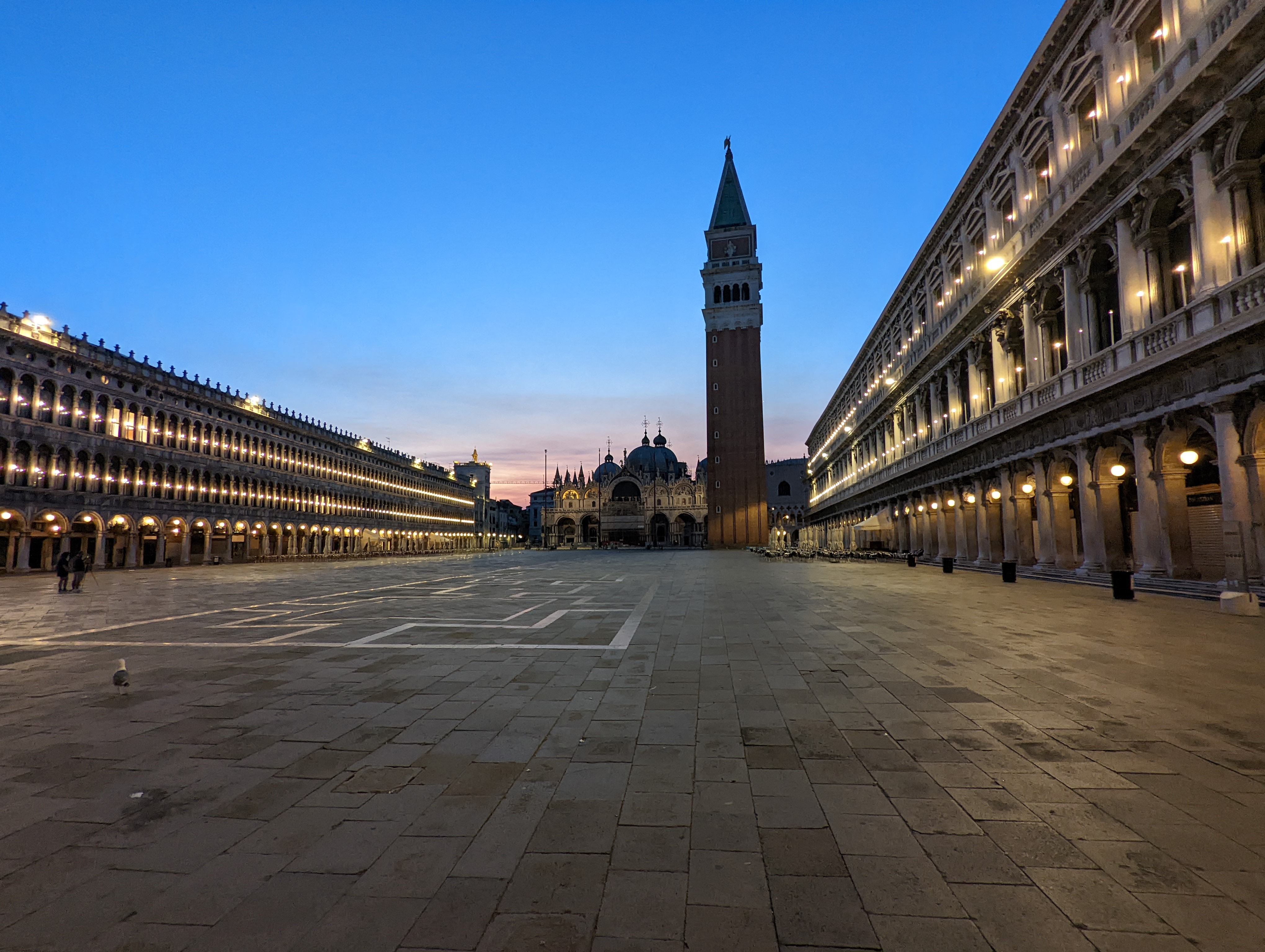 Venice-square-night