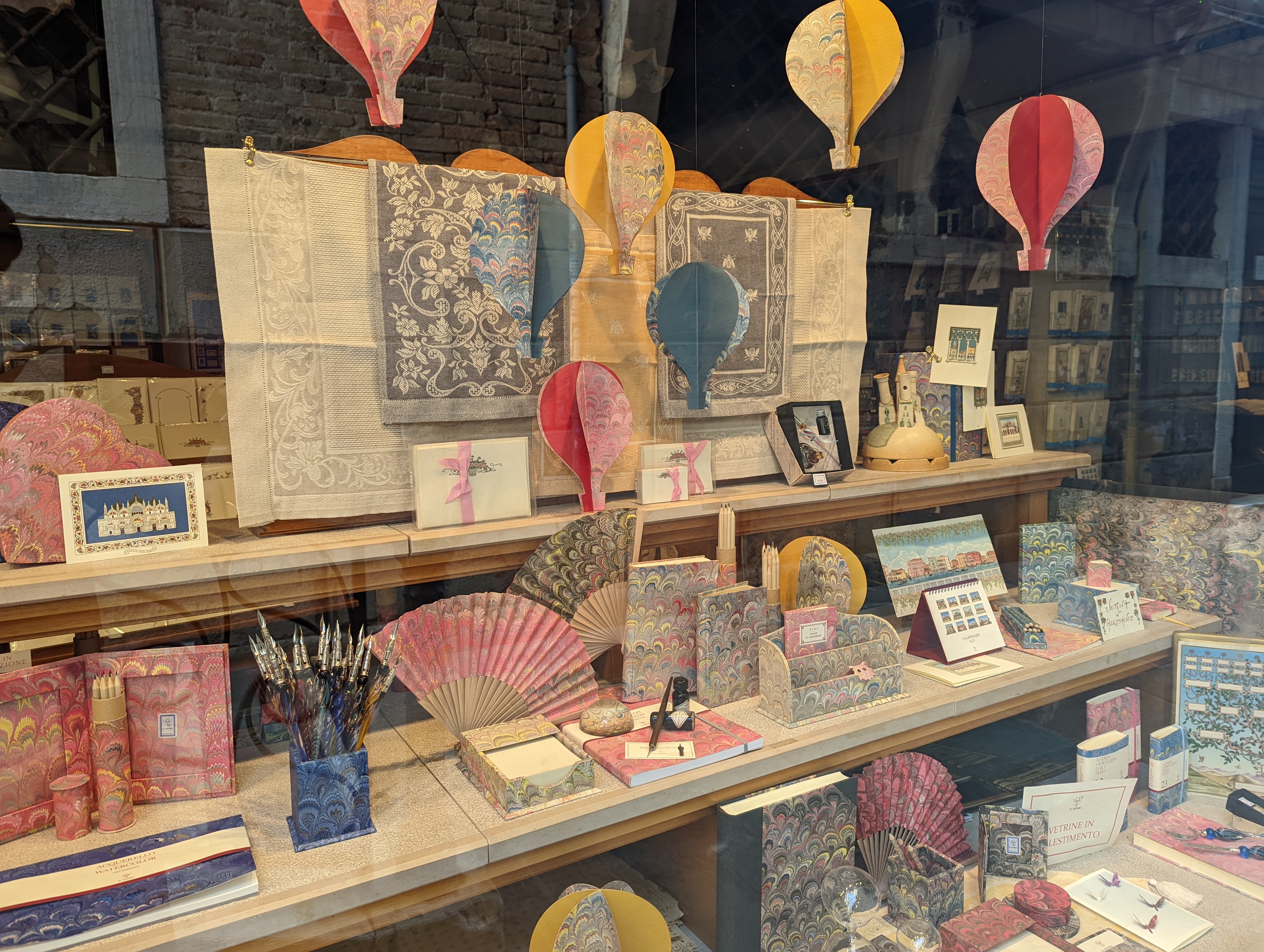 Venice-paper-shop