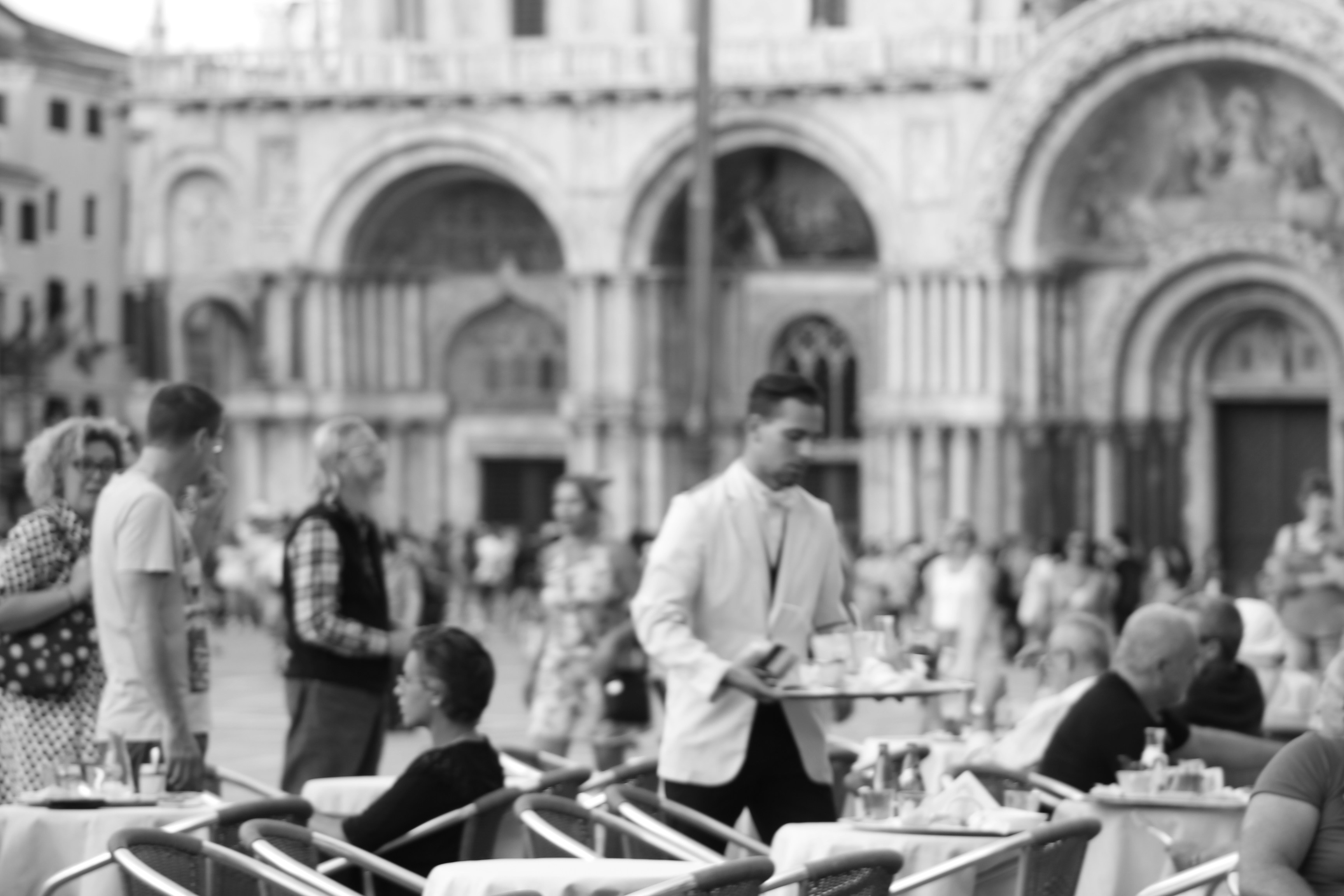 ana-perez-izquierd-servizio-Venice