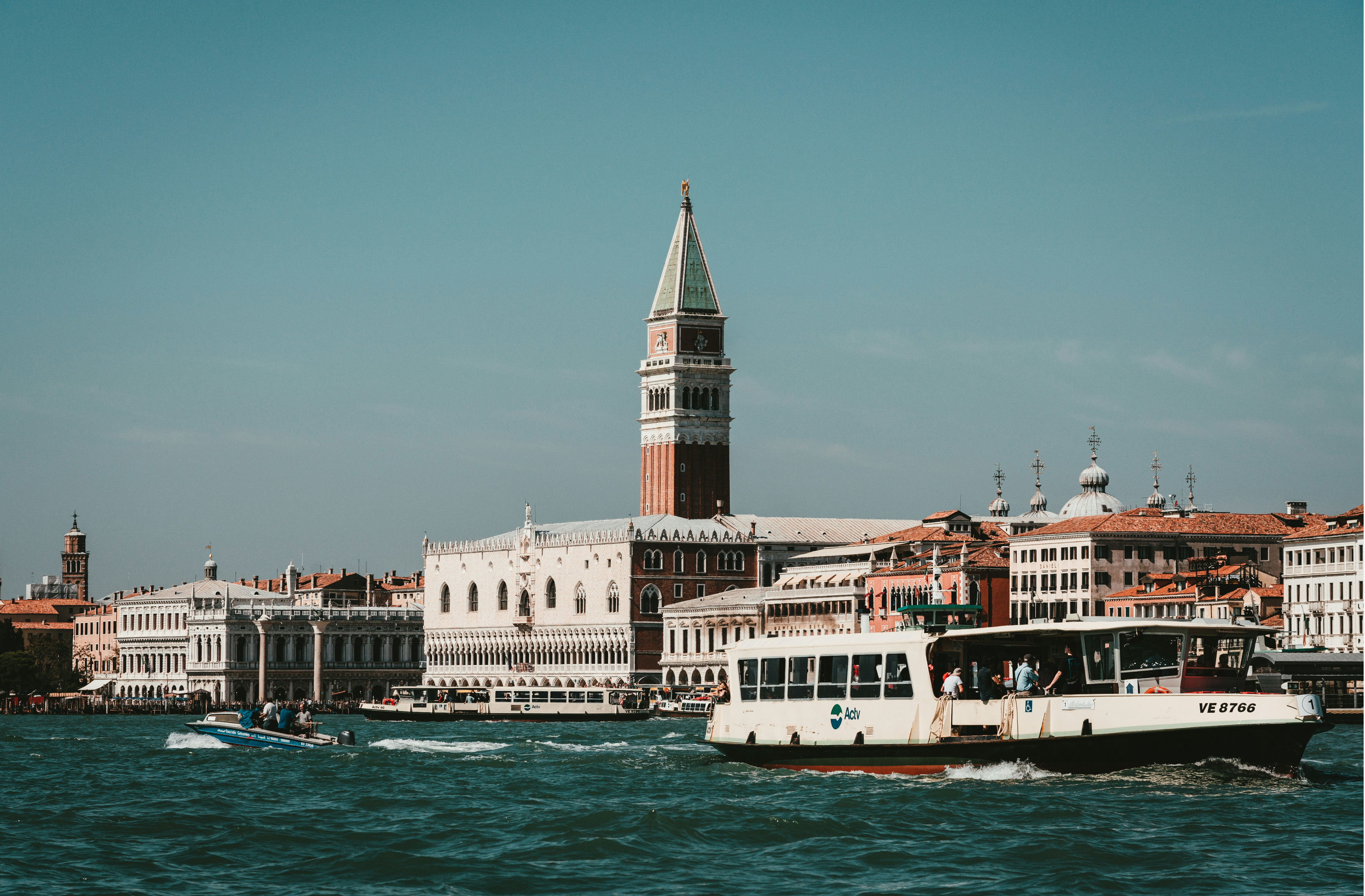 claudio-schwarz-venice